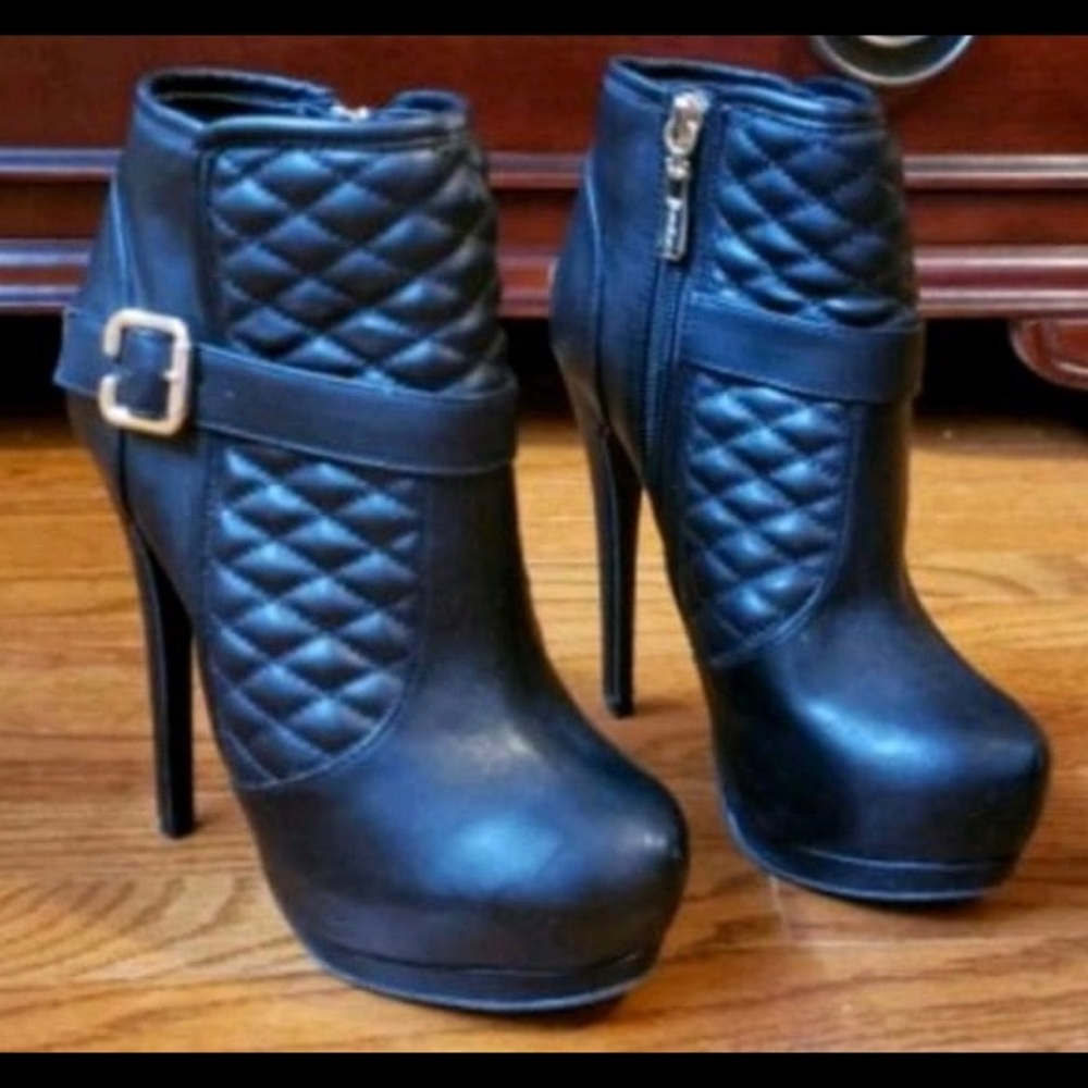 Bebe ankle boots